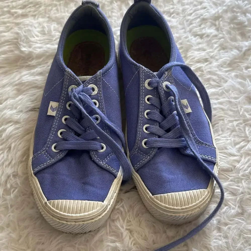 Cariuma x Pantone OCA Low Canvas Sneakers in Very Peri Purple‎